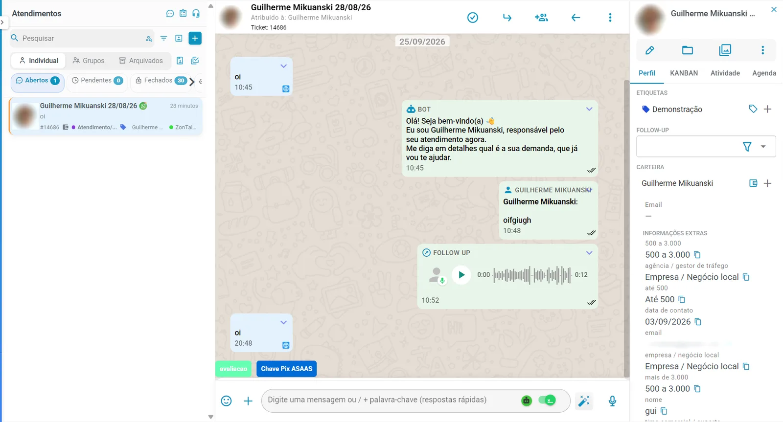 Tela de atendimento do Zontalk com a conversa, a lista de atendimentos e o painel do contato